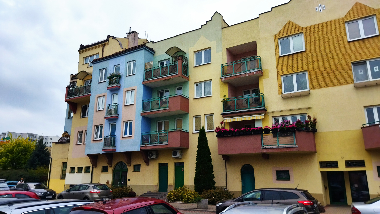 Zdjęcie architektury budynku Budynek mieszkalno-usługowy